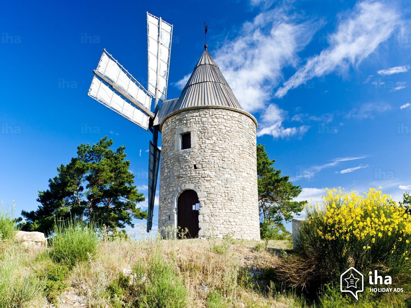 Moulin St Elzéar de Montfuron Alpes de Hte Provence