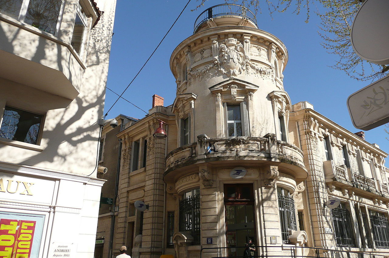 La Poste De Carpentras Vaucluse