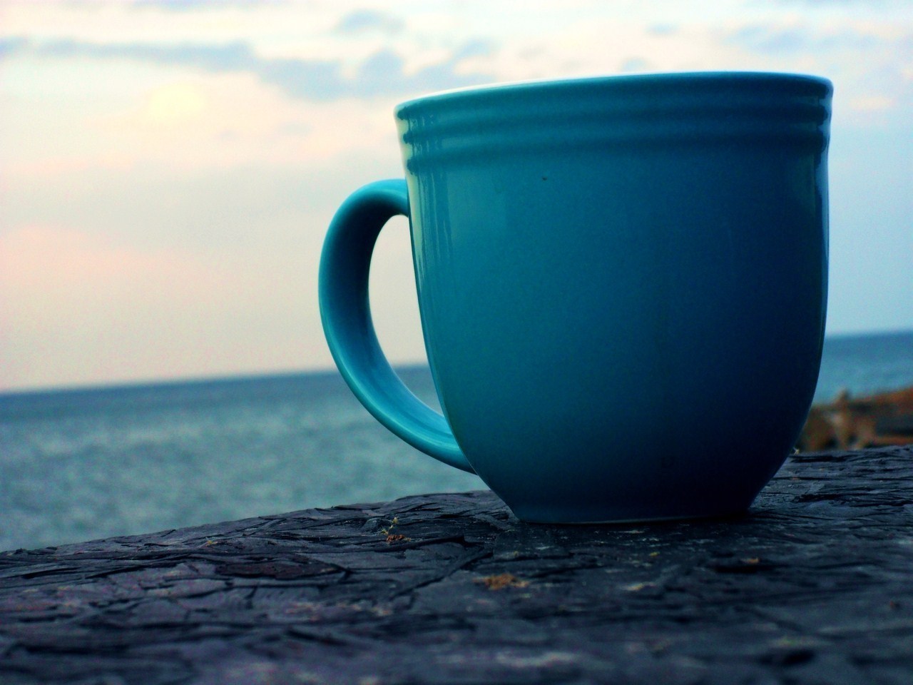 Un petit café bord de mer